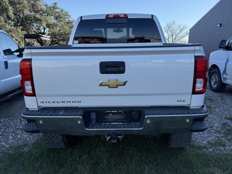 2018-chevrolet-1500-image-20