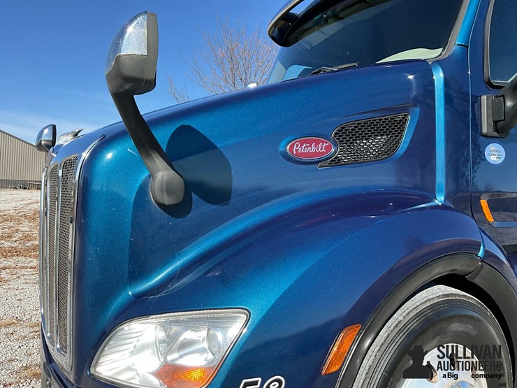 2020-peterbilt-579-image-15