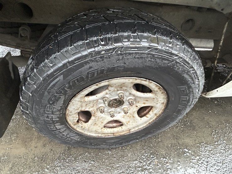 2003-chevrolet-silverado-pickup-image-12