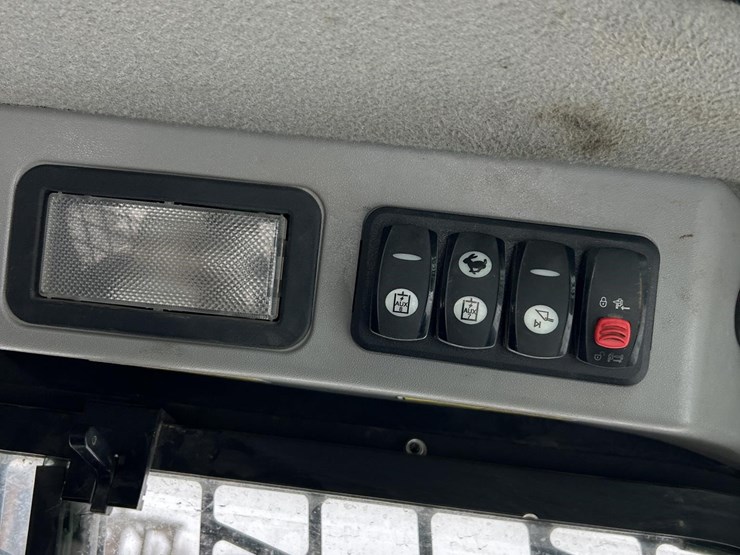 caterpillar-259d-image-44