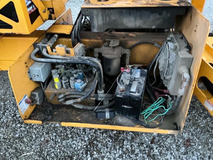 #108-•-2009-bil-jax-5533xa-boom-lift-image-21