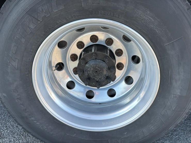 2019-kenworth-t680-image-42