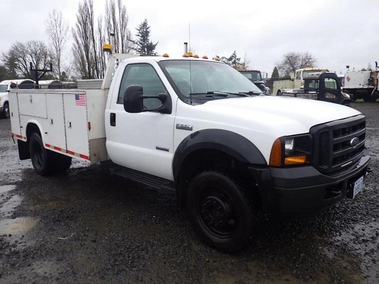 2006-ford-f550-image-3