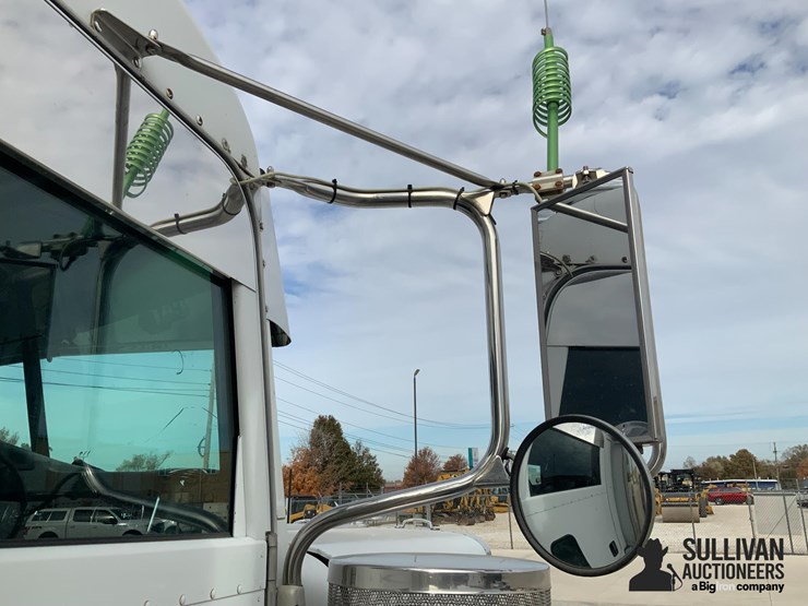 2006-peterbilt-379-image-10