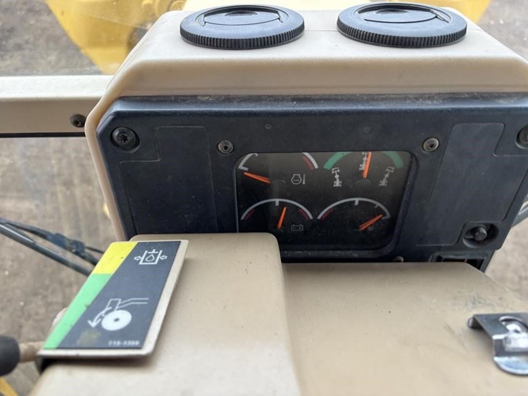 2005-caterpillar-143h-image-40