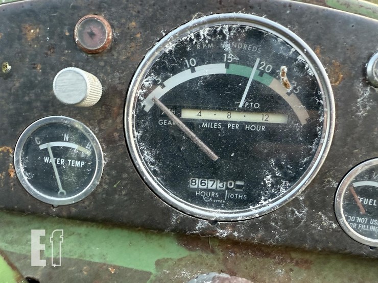 john-deere-4010-image-23