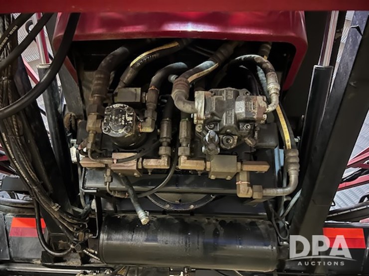 case-ih-patriot-3330-image-23