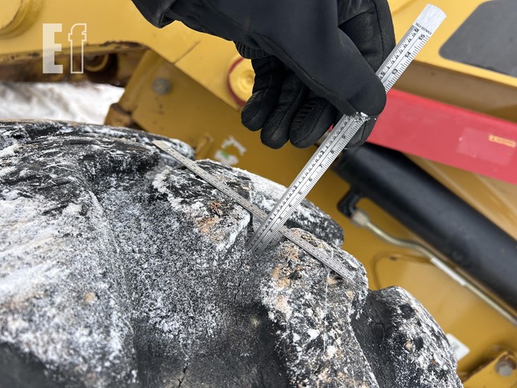 caterpillar-420e-image-11