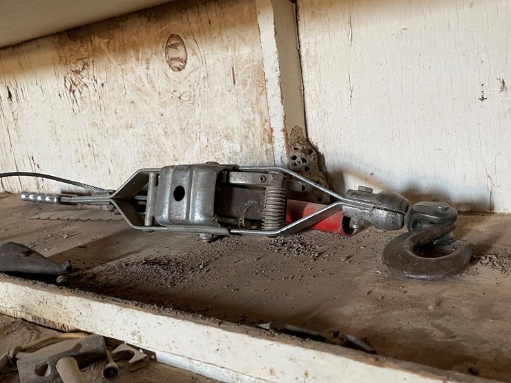 #3722-•-tools-hardware-and-shelf-image-19