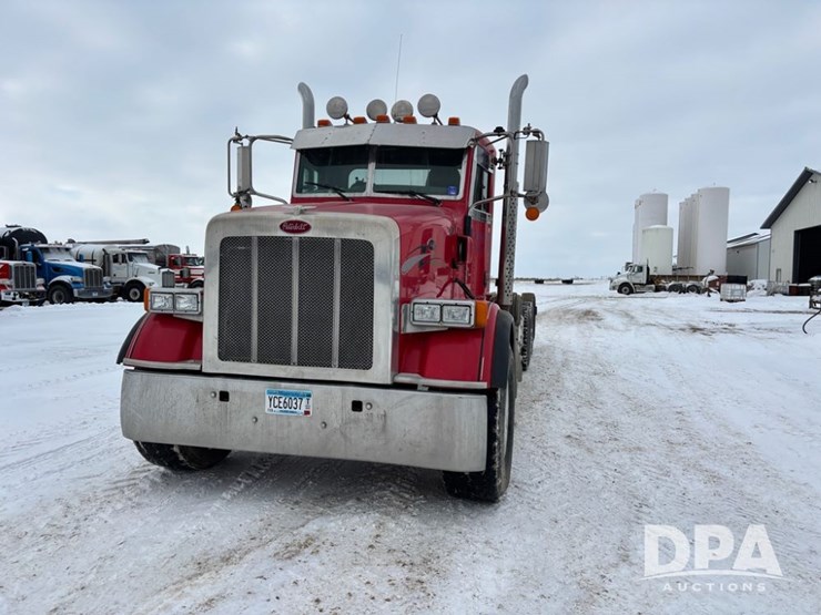 peterbilt-365-image-22