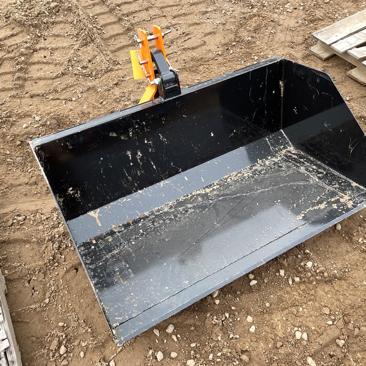 #2095 • Unused 2025 Wolverine Trip Scoop Attachment