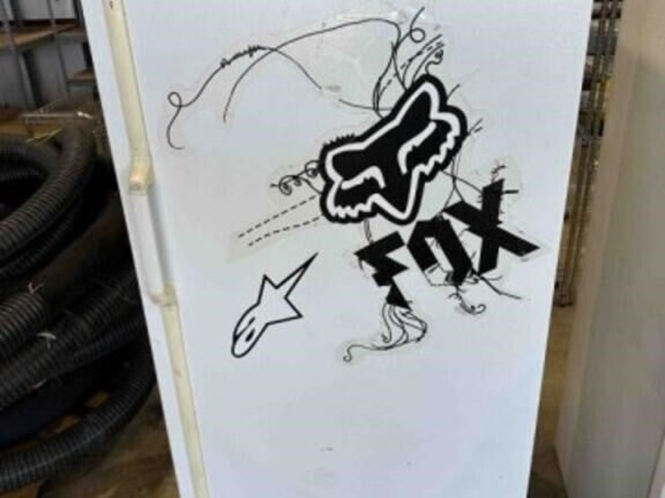 frigidaire-freezer--powers-on-image-1