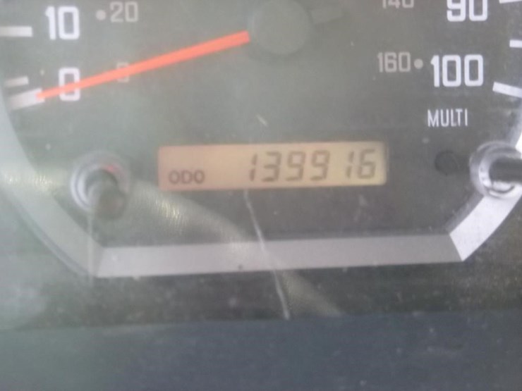 2016-isuzu-nrr-image-24