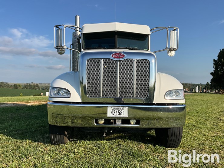 peterbilt-348-image-2