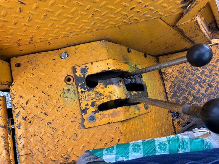 case-ih-3400-image-32