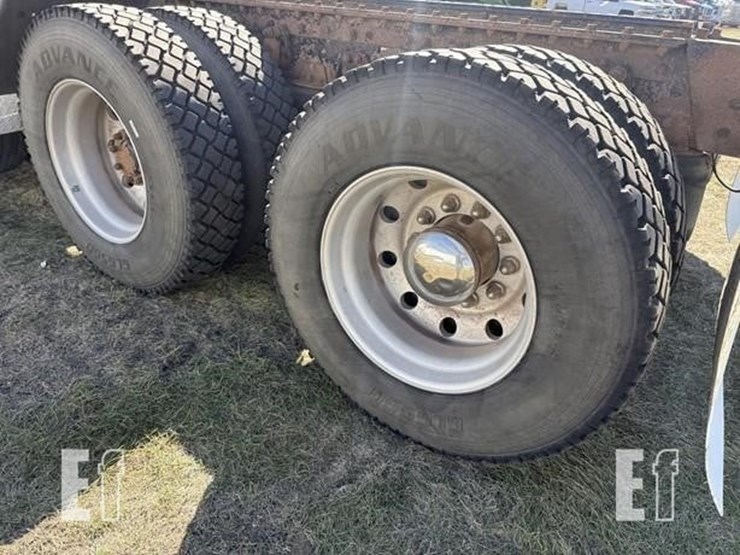 2008-kenworth-t800-image-17