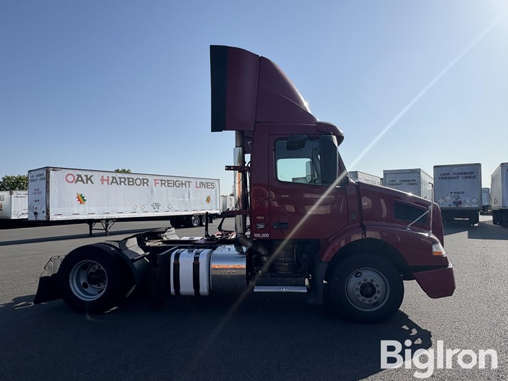 2014-volvo-vnm42t-s/a-truck-tractor-image-4