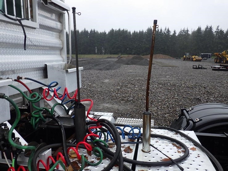 freightliner-cascadia-125-image-21