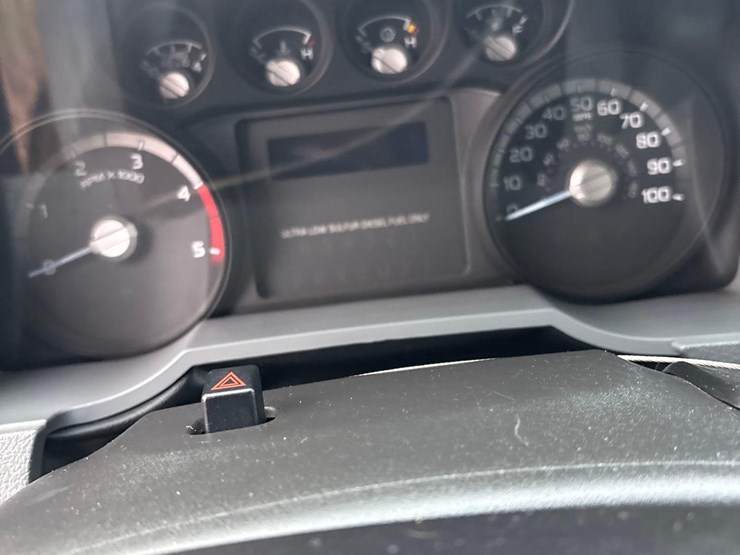 2012-ford-f550-image-19