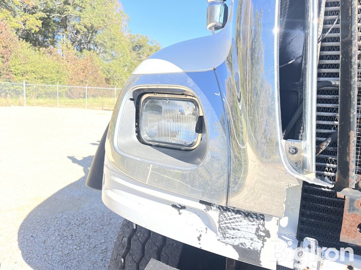 international-7600-image-19