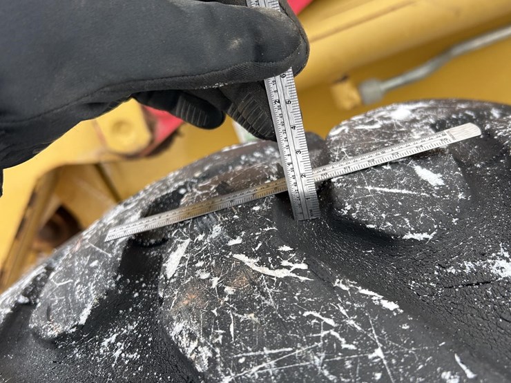 caterpillar-420d-image-10