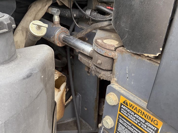 1998-new-holland-tv140-image-23