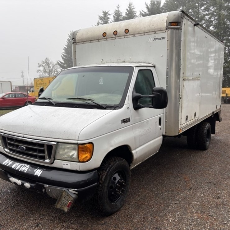 2005 FORD E450 SD