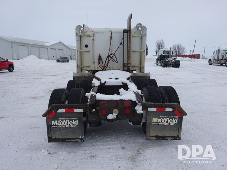 1994-freightliner-fld120-image-28