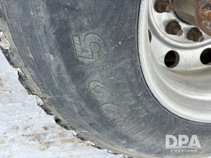 peterbilt-365-image-61