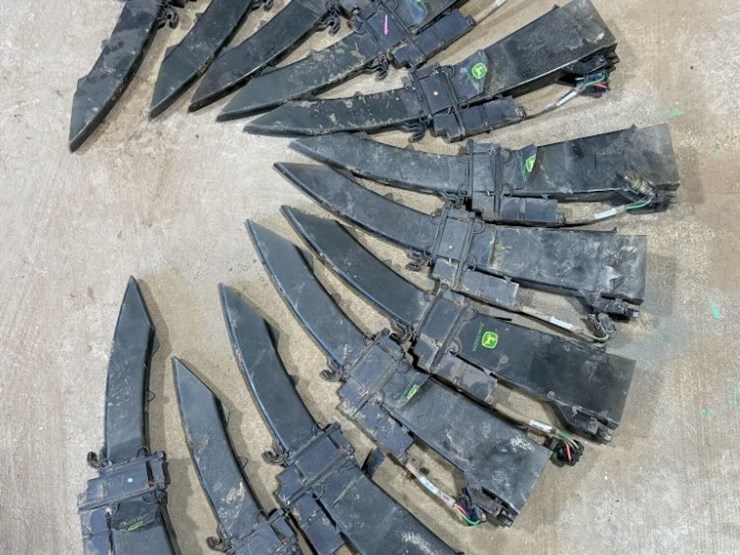 john-deere-12-image-1