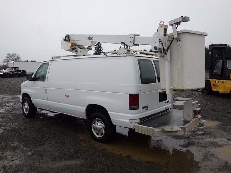 2012-ford-e350-image-5