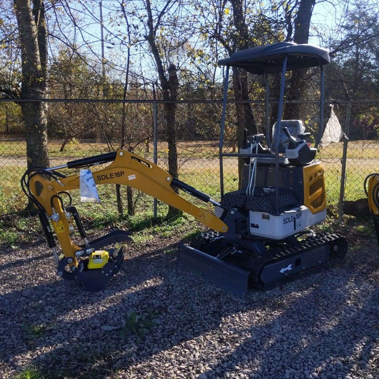UNUSED SDLANCH MINI EXCAVATOR MODEL SDLE18P