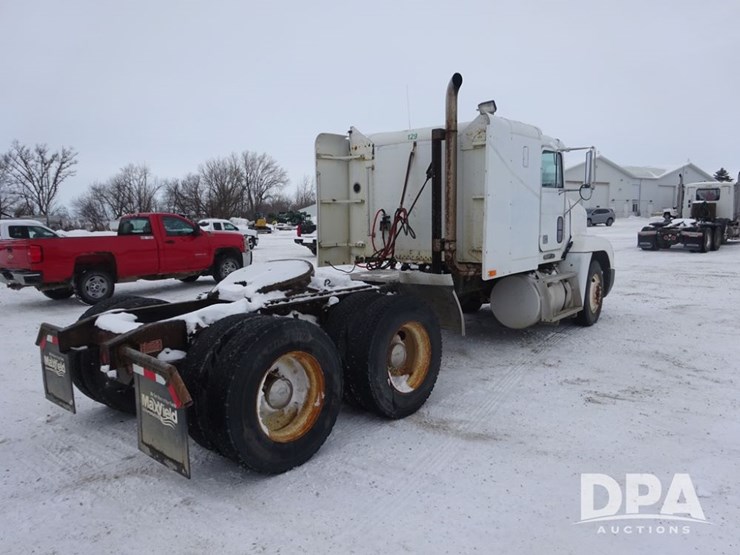 1994-freightliner-fld120-image-33