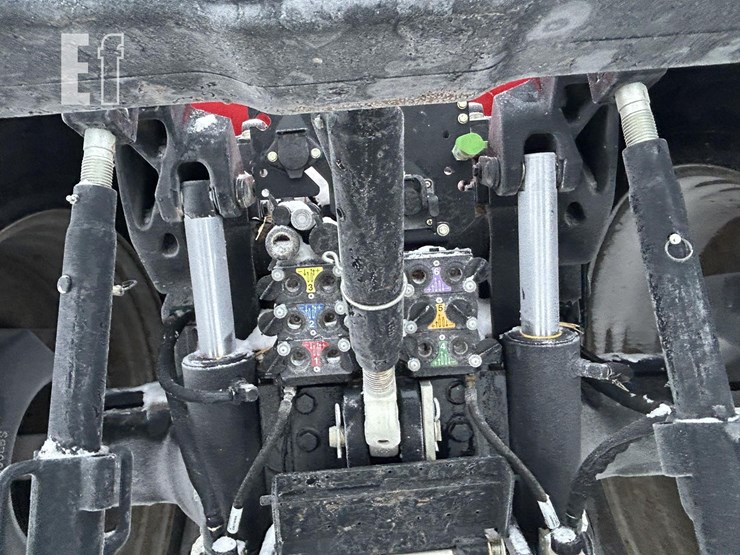 2022-case-ih-magnum-340-image-33