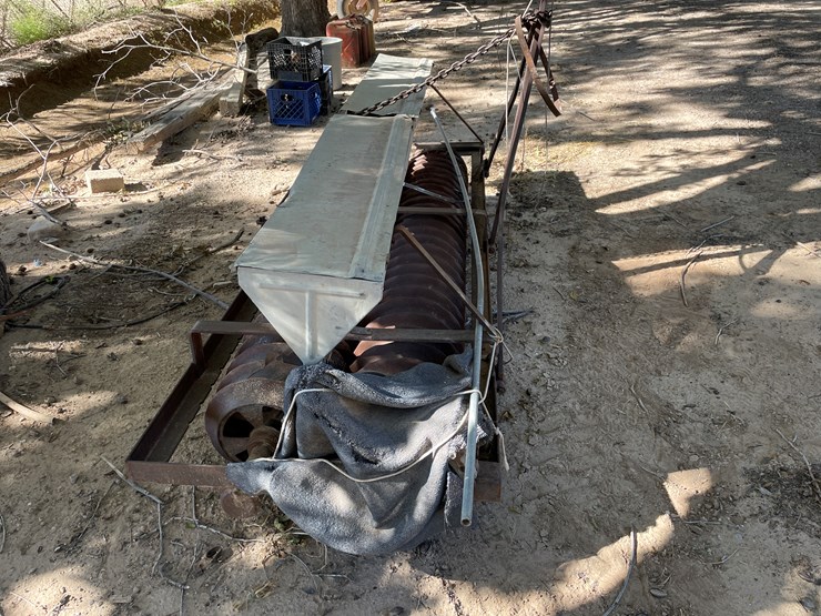 #3657-•-custom-hitch-pull-seeder-image-3