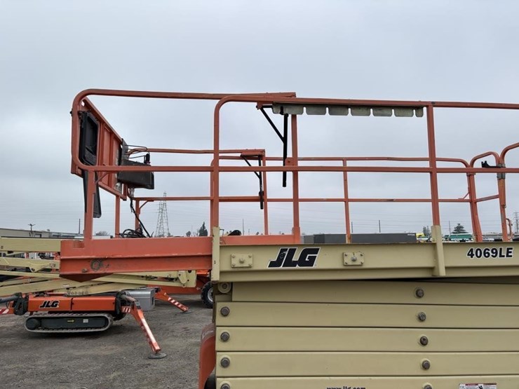 jlg-4069le-image-12