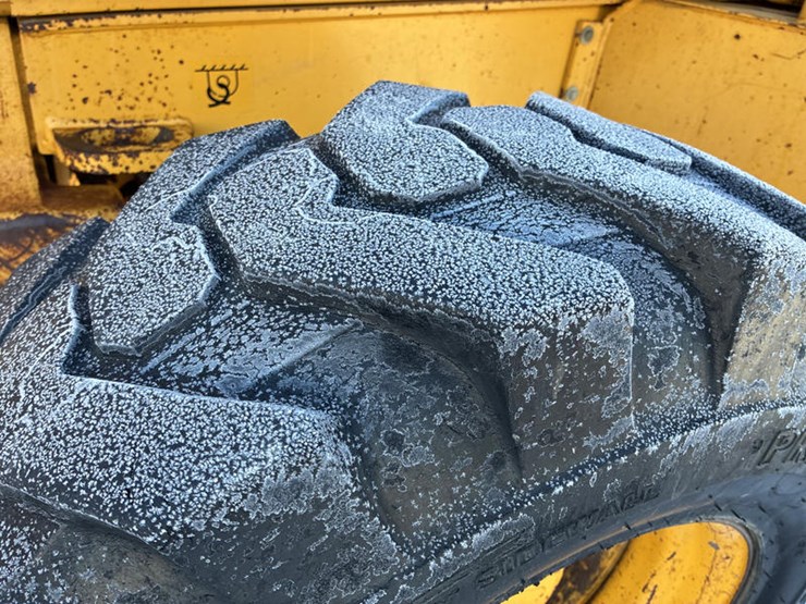 john-deere-310d-image-40