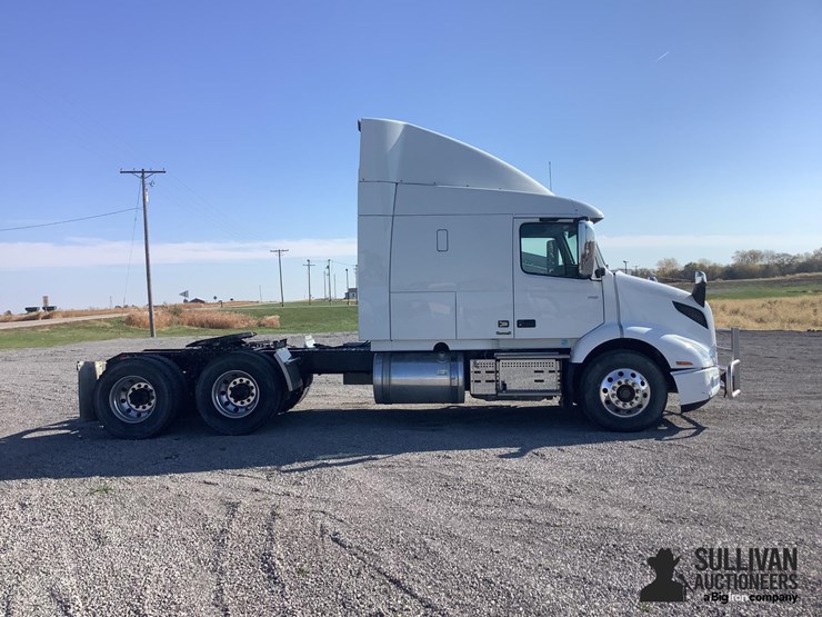 2021-volvo-vnr-t/a-truck-tractor-image-4