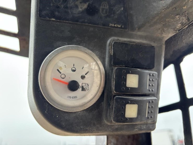 2006-caterpillar-246b-image-27