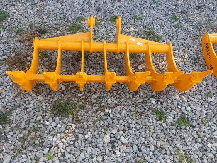 caterpillar-307-image-3