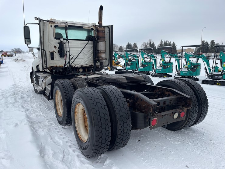 international-prostar-image-16