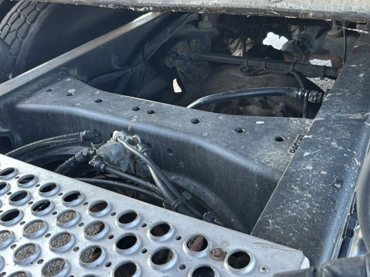 2019-kenworth-t680-image-34