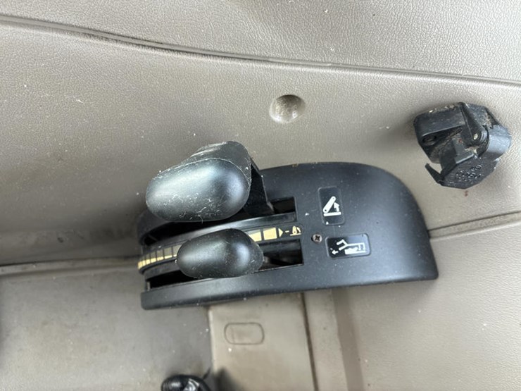 2006-case-ih-mxu130-image-78