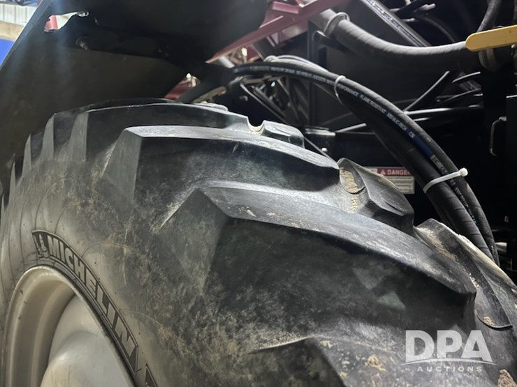 case-ih-patriot-3330-image-33