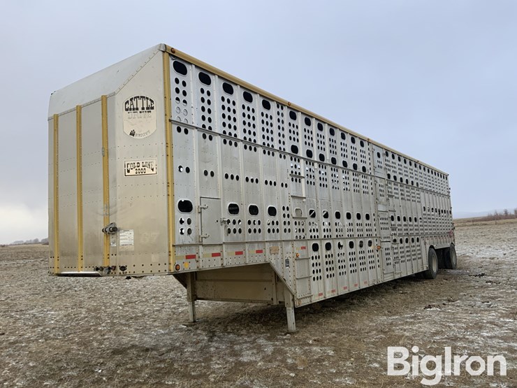 merritt-gold-line-image-1