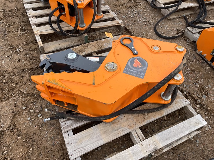 #2075-•-unused-2025-wolverine-hydraulic-clamp-attachment-image-3