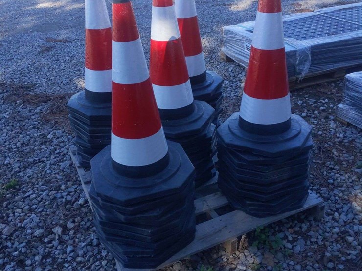qty-(50)-unused-safety-cones-image-3