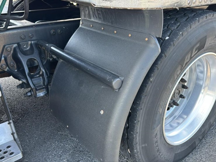 2019-kenworth-t680-image-36