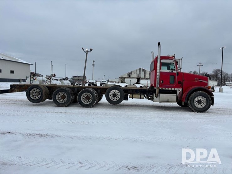 peterbilt-365-image-4