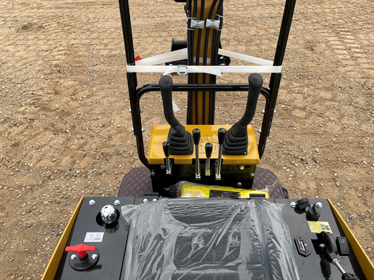 #9222-•-2025-unused-cfg-mini-excavator-image-6